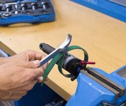 Unior Chiave A Cinghia Per Smontaggio Ammortizzatore