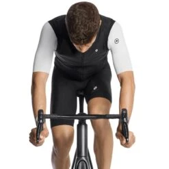 Gilet Assos Mille GT Wind C2 Nero 7 Gilet Assos Mille GT Wind C2 Nero -Vendite Trek gilet assos mille gt wind c2 nero 3